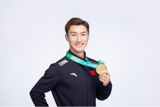 攜手世界冠軍張闊 領(lǐng)航者家居以冠軍品質(zhì)再度引領(lǐng)行業(yè)
